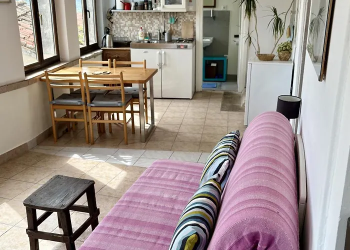 Loggia * モトヴン